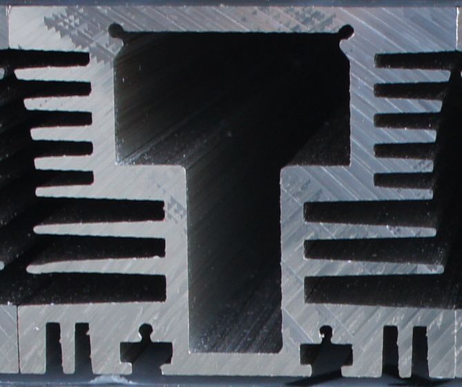 50 Dissipatori Di Calore In Alluminio 8,8×8,8×5 Mm – Per CPU, LED E Chip Elettronici, Montaggio Con Colla Termica